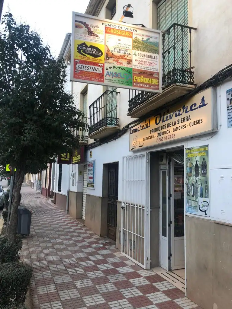 COMERCIAL OLIVARES SIERRA DEL SEGURA PUERTA DEL SEGURA